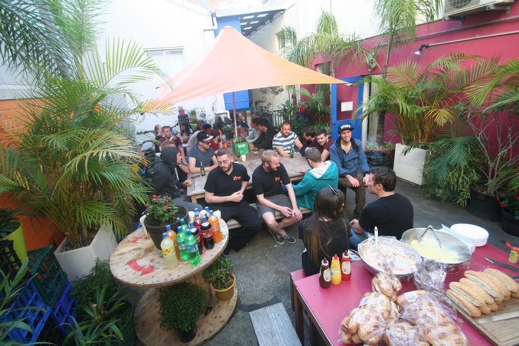Zing Backpackers Hostel Сидни Екстериор снимка