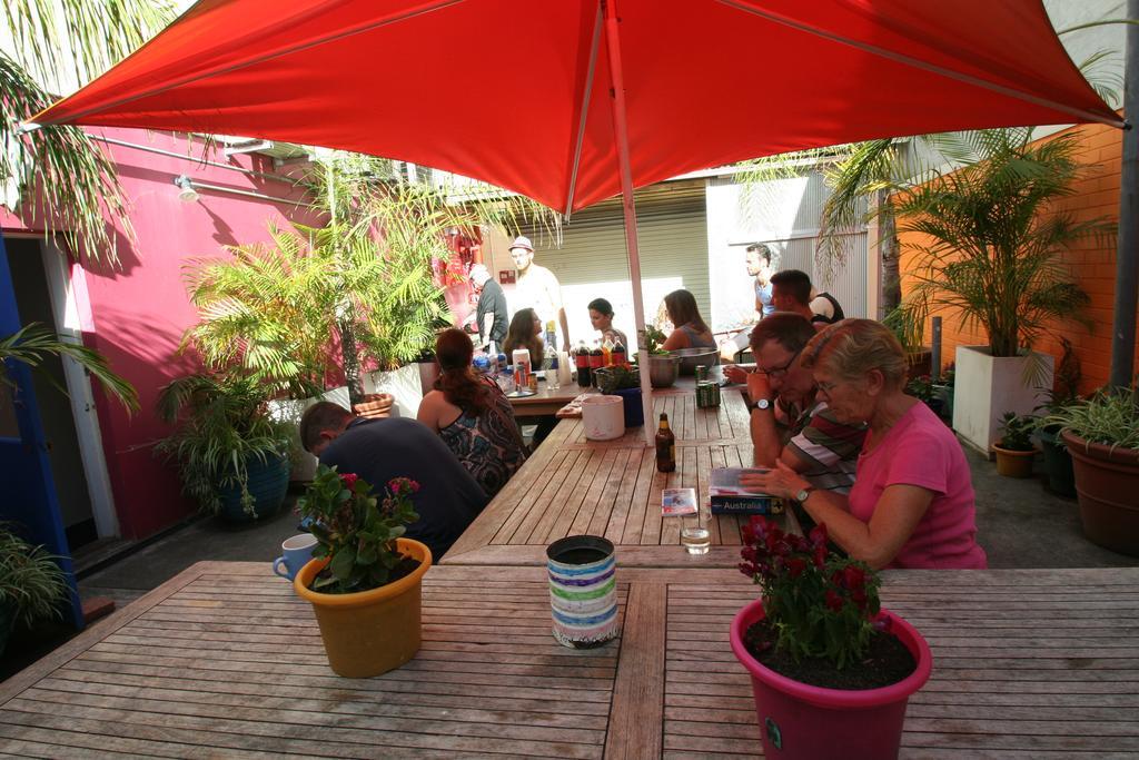 Zing Backpackers Hostel Сидни Екстериор снимка